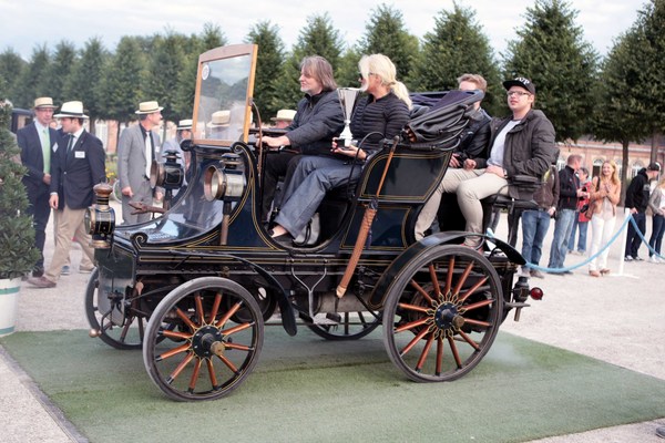 Bild: DeDietrich (1897) - wohl das älteste Auto auf dem Platz - Classic-Gala Schwetzingen 2015