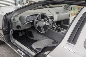 DeLorean DMC-12 (1981) - Interieur mit vielen Lederanwendungen