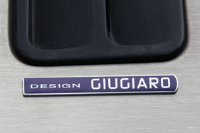 DeLorean DMC-12 (1981) - für die Linienführung zeichnete Giorgetto Giugiaro verantwortlich