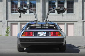 DeLorean DMC-12 "Manufaktur Marton" (1982) - die Verschalung unter dem Stossfänger wurde im Rahmen der Restaurierung neu gestaltet, der Auspuff fehlt natürlich
