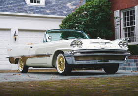 DeSoto Adventurer Convertible (1957) - als Lot 127 angeboten an der RM/Sotheby's Arizona Versteigerung am 26. Januar 2023