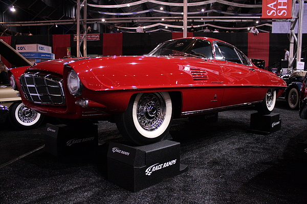 DeSoto Adventurer II Coupé Supersonic Ghia (1954) - gesehen in der Ausstellung vor der Barrett Jackson Auktion in Scottsdale im Jahr 2013
