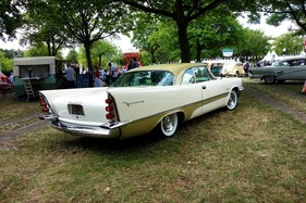 DeSoto Firesweep 2-Door Sportsman (1957) bei der Sonderschau "Stars and Stripes" – Classic Days Düsseldorf 2022