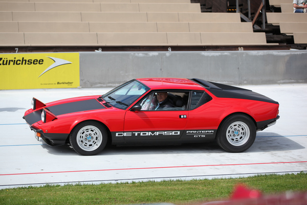DeTomaso Pantera GTS auf der Rennbahn - Dolder Classics Mai 2017