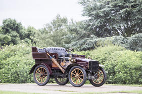 Decauville 8 1/2 HP Twin-Cylinder Four-Seat Rear-Entrance Tonneau (1901) - als Lot 212 an der Bonhams London-Brighton Run Versteigerung am 4. November 2016