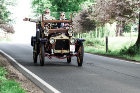 Delage (1910) - auf dem Schloss Dyck bei der Kronprinz Wilhelm Rasanz Fahrt 2013
