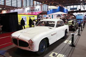 Delage 235 (1950) - Cabriolet mit Aluminium-Karosserie, gezeichnet von Philippe Charbonneaux, gebaut von Motto in Italien - Rétromobile Paris 2016