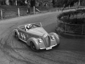 Delahaye 135 (1948) - René Mettraux der 'Léman' beim Rheineck-Walzenhausen Bergrennen 1948