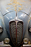 Delahaye 135 M (1951) - unrestaurierter Franzose, als Scheunenfund dargestellt, stammt aber eigentlich aus einem Museum (Rétromobile 2013)