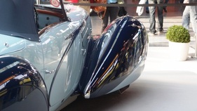 Delahaye 135 M Cabriolet Figoni & Falaschi (1937) – Vorderkotflügel und Seitenstreifen