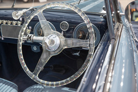 Delahaye 135 M Cabriolet Guilloré (1949) - wurde als Lot 360 an der Bonhams Auktion im Grand Palais in Paris am 6. Februar 2014 versteigert