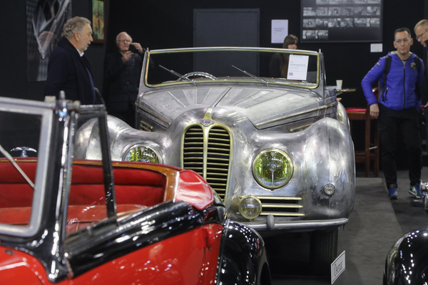 Delahaye 135 MS Cabriolet Chapron (1947) - wird von Osenat für EUR 800'000 bis 1 Million versteigert - Rétromobile Paris 2024