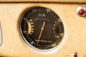 Delahaye 135 MS Cabriolet Köng (1946) – Drehzahlmesser mit Ölmanometer und Benzinuhr