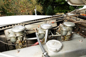 Delahaye 135 MS Cabriolet Köng (1946) – Drei-Solex-Vergaser versorgen den Sechszylinder mit Kraftstoff