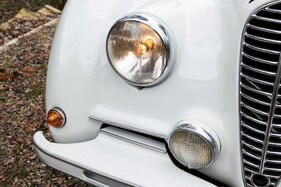Delahaye 135 MS Cabriolet Köng (1946) – Enselmble aus Scheinwerfern und Blinkern