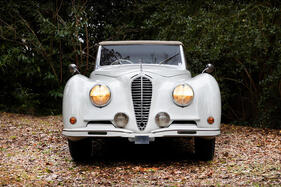 Delahaye 135 MS Cabriolet Köng (1946) – Frontpartie mit Anklängen an Jaguar