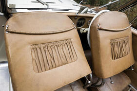 Delahaye 135 MS Cabriolet Köng (1946) – Haltekordeln und Pudertaschen als luxuriöse Details