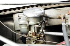 Delahaye 135 MS Cabriolet Köng (1946) – der vorderte der drei Solex 40 PAI