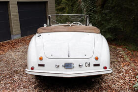 Delahaye 135 MS Cabriolet Köng (1946) – flächiges Heck mit winzigen Leuchten Delahaye 135 MS Cabriolet Köng (1946) – flächiges Heck mit winzigen Leuchten