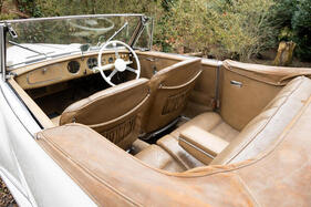 Delahaye 135 MS Cabriolet Köng (1946) – obwohl als Viersitzer deklariert, ist die Beinfreiheit hinten nicht gross