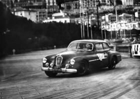 Delahaye 175 S Coach (1950) – Rallye Monte Carlo 1951: Startnummer 277 eingangs der Gasometer-Kurve
