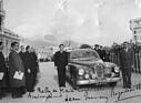 Delahaye 175 S Coach (1950) – Rallye Monte Carlo 1951: von Jean Trévoux und Roger Crovetto signiertes Siegerfoto