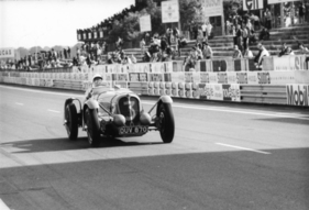 Delahaye Type 135 Sport (1973) - im Jahr 1973 in Le Mans, mit Stirling Moss am Lenkrad