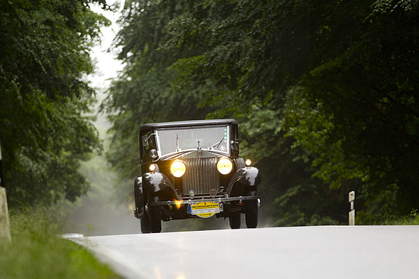 Image: The rain at the 2013 ADAC Deutschland Klassik cannot harm the Rolls-Royce