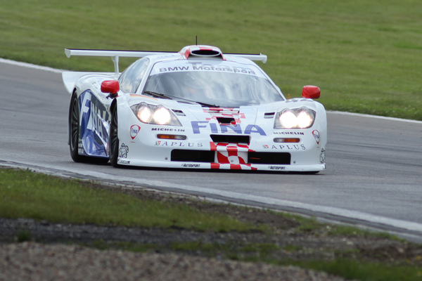 Demonstration von BMW-Rennfahrzeugen am AvD Oldtimer Grand Prix 2014 - Der Le-Mans McLaren F1 GTR mit BMW Motor aus dem Jahr 1998