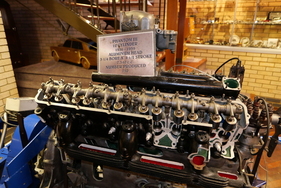 Demonstrationsmodell eines V12-Motors des Phantom III mit Aluminium-Zylinderkopf und 7340 cm3 Hubraum