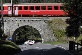 Den Porsche Carrera 6 von der Rhätischen Bahn aus beobachten - wo sonst gibt es das denn?