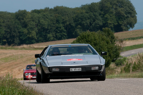 Bild Den Sieg in der Sportwertung holten sich Bojan und Brigitte Pajic-Eggspühler in ihrem Lotus Esprit S2 von 1978 – RAID Suisse-Paris 2013