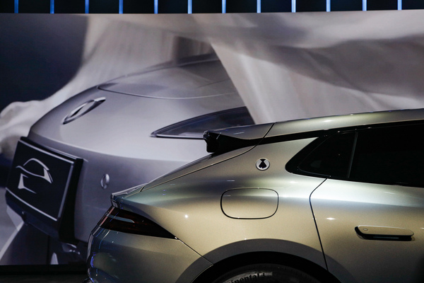 Denza Z9 GT (2025) - eine weitere neue chinesische Marke - auf der "Media Stage" der 38. Auto Zürich 2025