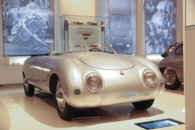 Denzel 1500 S (1954) - Wolfgang Denzel baute diesen Roadster zuerst auf Basis von VW Kügelwagen Fahrgestellen - Prototyp Automuseum