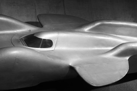 Der Aerodynamiker Baron von Fachsenfeld beeinflusste die Karosserie des für Rekordfahrten gebauten Unikums -  Mercedes Benz T 80