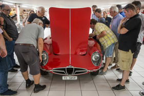 Bild Der Alfa Romeo 2000 Sportiva wird in der Sammlung Marx bestaunt - Clubanlass Alfa Romeo Club (17. bis 19. August 2018)