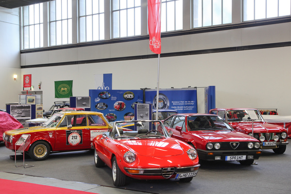 Bild: Der Alfa Romeo Club mit Spider, Sprint und Giulia - Motorworld Classics Berlin 2016