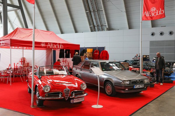 Der Alfaclub mit Giulietta und Alfa Romeo 75 - 24. Retro Classics Stuttgart 2025
