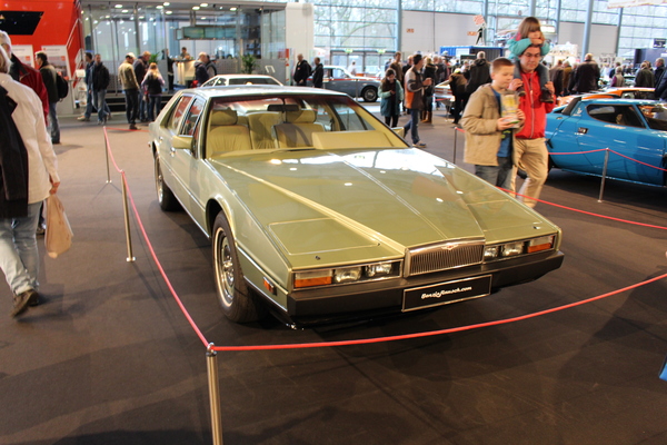 Der Aston Martin Lagonda war eine der teuersten und gleichzeitig schnellsten Limousinen der Zeit - Bremen Classic Motorshow 2016