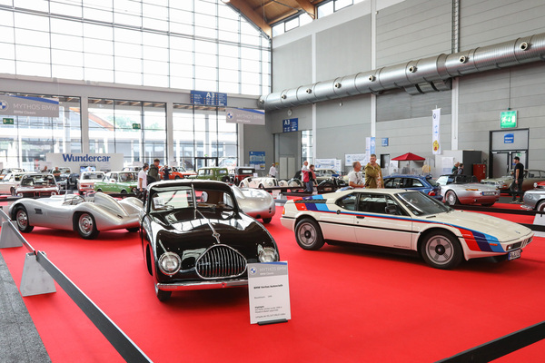 Bild Der BMW-Clubstand mit mehreren Veritas-Sport- und -Rennwagen und einem BMW M1 - Klassikwelt Bodensee 2024