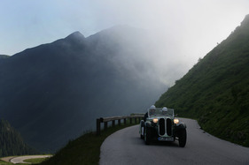 Der BMW kurz vor der Passhöhe des Sölkpasses