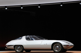 Der Chevrolet Corvair Testudo von Bertone aus dem Jahr 1962/63 - gezeichnet vom jungen Giorgetto Giugiaro - Grand Basel Preview 2017 Der Chevrolet Corvair Testudo von Bertone aus dem Jahr 1962/63 - gezeichnet vom jungen Giorgetto Giugiaro - Grand Basel Preview 2017