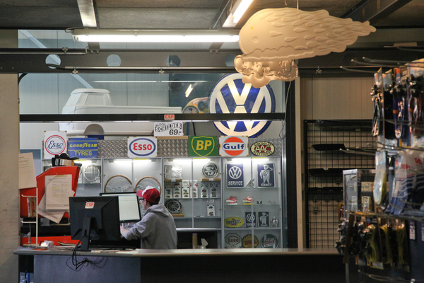 Der Computer und das Internet sind zu unerlässlichen Hilfsmitteln geworden - Besuch bei Cagero