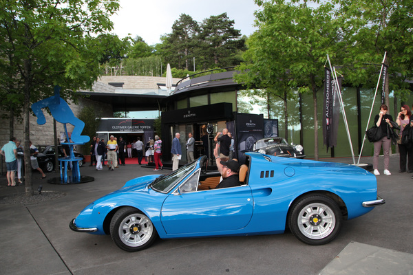 The DIno 246 GTS from 1972 remained unsold, the highest bid of CHF 280,000 was presumably well below the minimum selling price - Auction of the Oldtimer Gallery at the Dolder Grand Hotel 2017