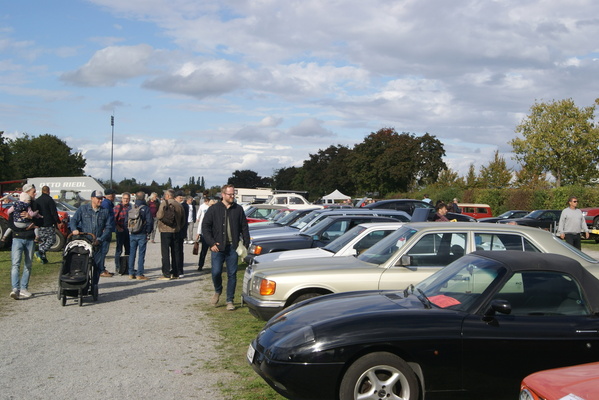 Der Eindruck täuscht: der Auto-Marktplatz war nur zu gut zwei Dritteln belegt – Veterama Mannheim 2022
