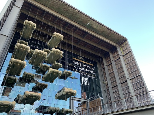 Bild Der Eingang des Museums – Tim und Struppi-Ausstellung – Musée National de l'Automobile Mulhouse