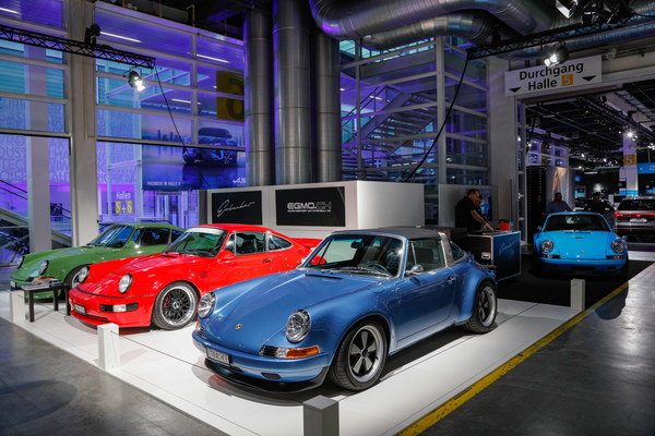 Bild: Der Erbacher-Stand mit vier 911-Varianten - 38. Auto Zürich 2025