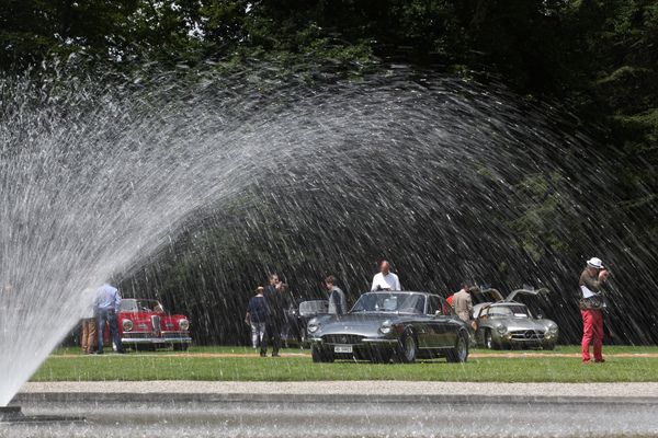 Der Ferrari 330 GTC zusammen mit einen 300 SL und einem Alfa Romeo 6C 2500 SS - Concours d'Elégance Suisse 2016