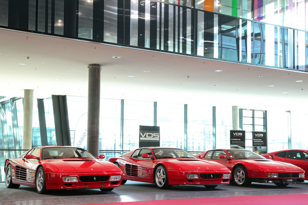 Der Ferrari Testarossa ist weiterhin gefragt - Retro Classics Stuttgart 2017