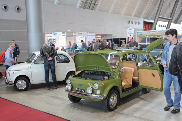 Bild: Der Fiat Nuova 500 als Stationswagen und als Limousine - Retro Classics Stuttgart 2015